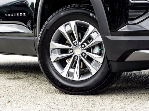 Used 2025 Chevrolet Equinox LT image 2