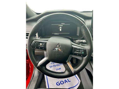 Used 2023 Mitsubishi Outlander SE Black Edition image 7