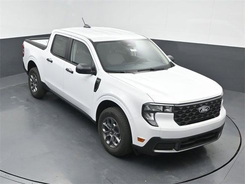 New 2025 Ford Maverick XLT image 39