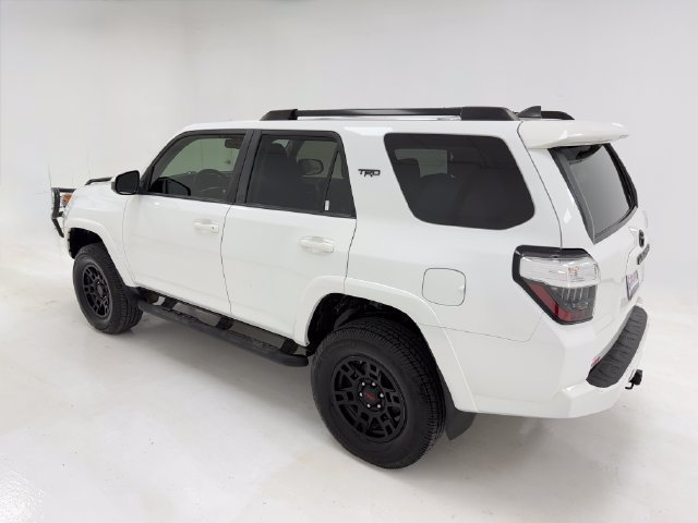 Used 2020 Toyota 4Runner SR5 AWD/4WD image 37