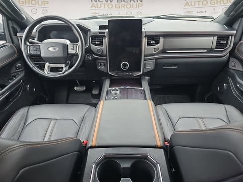 Used 2023 Ford Expedition Platinum AWD/4WD image 10
