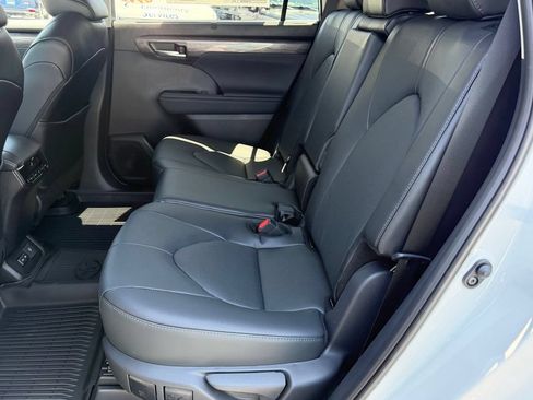 New 2026 Toyota Highlander Limited AWD/4WD image 35