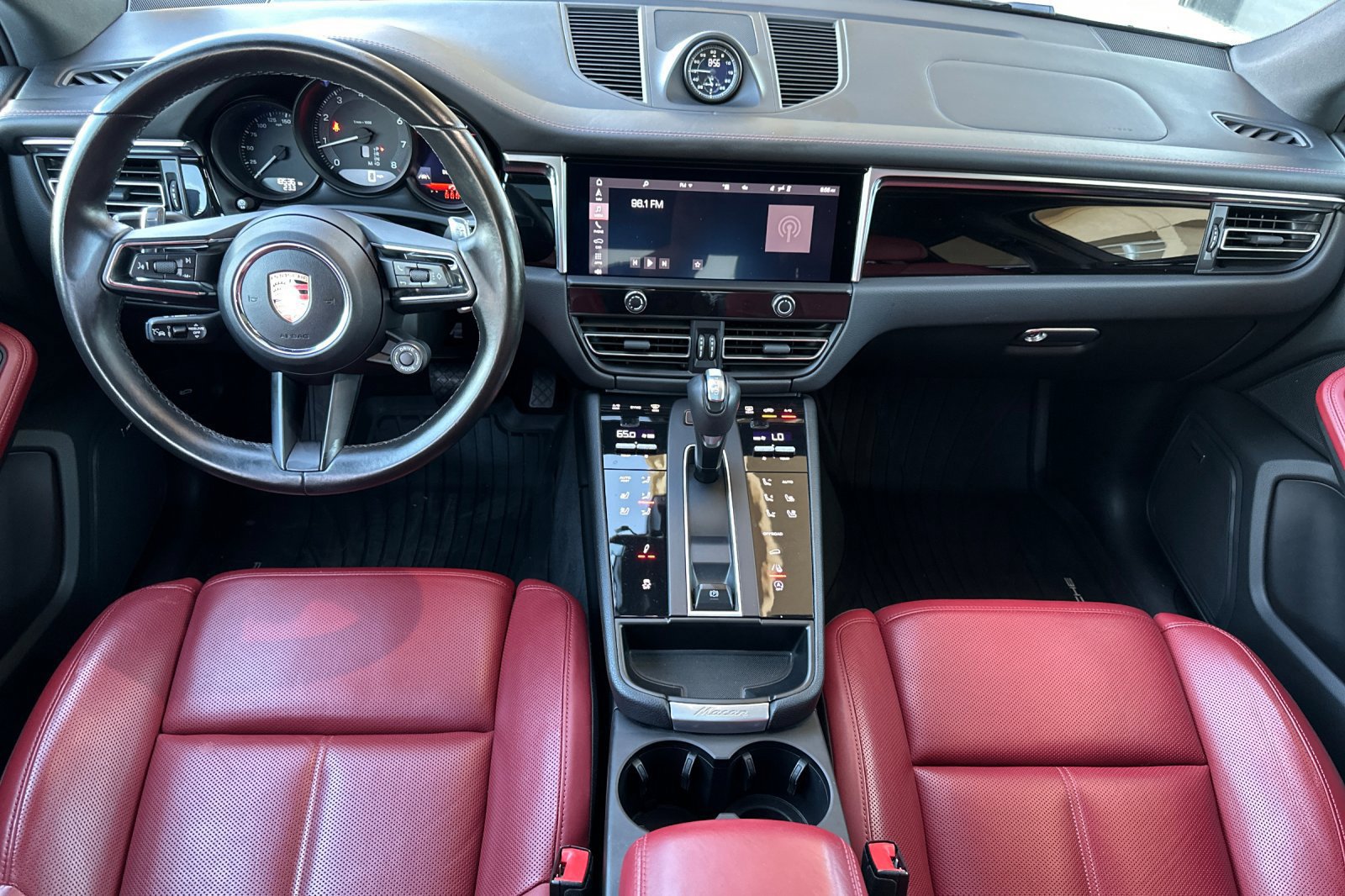 Used 2024 Porsche Macan AWD/4WD image 14