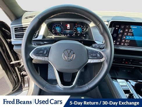 Used 2025 Volkswagen Atlas Cross Sport SE AWD/4WD image 12