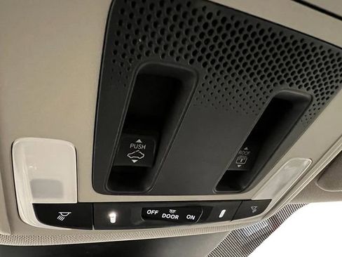 New 2025 Honda Pilot Touring image 29