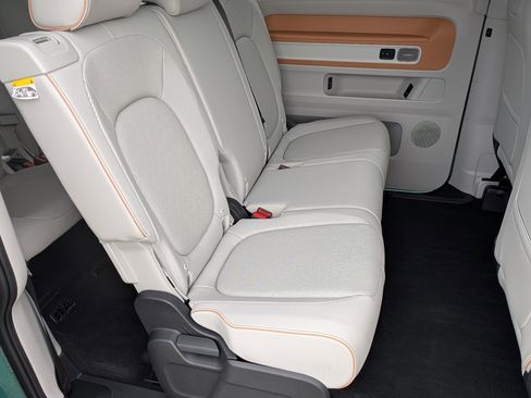 Used 2025 Volkswagen ID. Buzz Pro S Plus RWD image 21