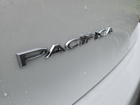 New 2027 Chrysler Pacifica Select FWD image 11