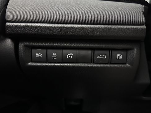 Used 2025 Toyota Camry LE FWD image 18