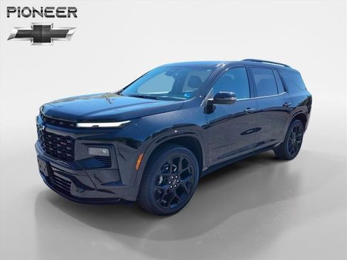 Used 2025 Chevrolet Traverse RS w/ LPO, Floor Liner Package AWD/4WD image 1