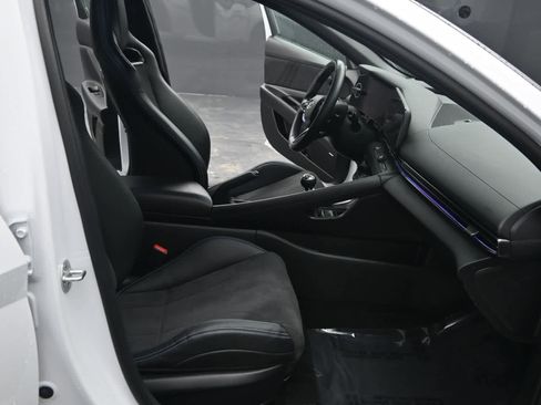 Used 2022 Hyundai Elantra N image 16