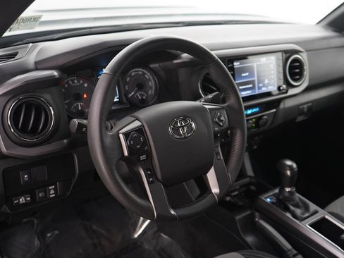 Used 2022 Toyota Tacoma TRD Sport AWD/4WD image 20