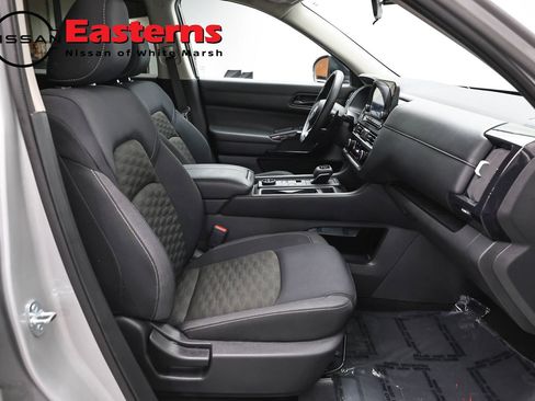 Used 2024 Nissan Pathfinder S AWD/4WD image 23