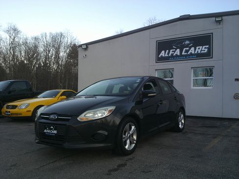 Used 2014 Ford Focus SE image 1
