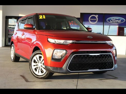 Used 2021 Kia Soul LX image 1