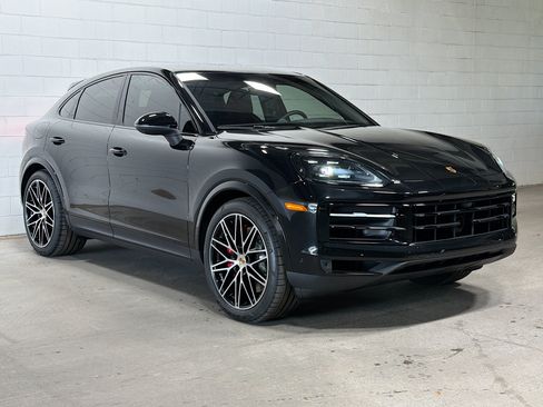 Certified 2026 Porsche Cayenne S AWD/4WD image 6