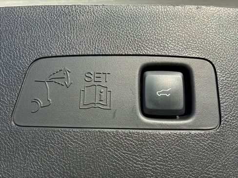 Used 2024 Lincoln Corsair AWD w/ Equipment Group 101A image 9