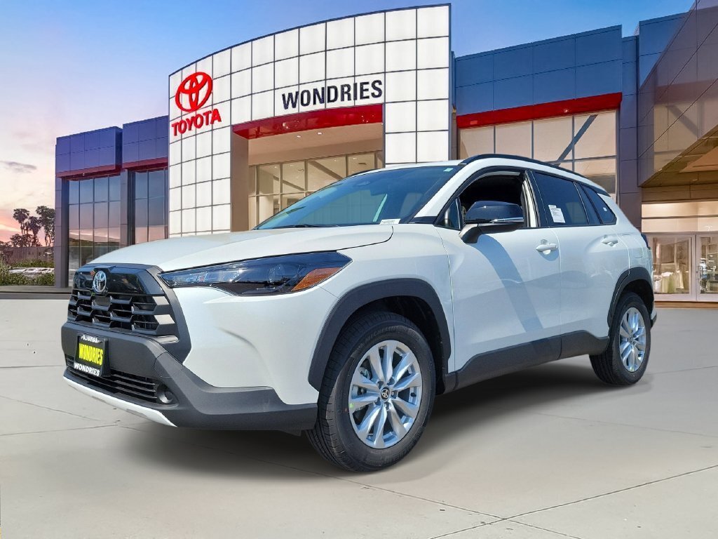 New 2026 Toyota Corolla Cross LE w/ Moonroof Package FWD image 2