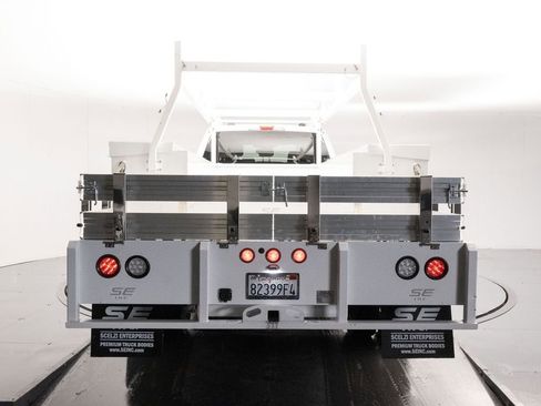 Used 2024 Ford F550 2WD Crew Cab Super Duty w/ XLT Value Package image 4