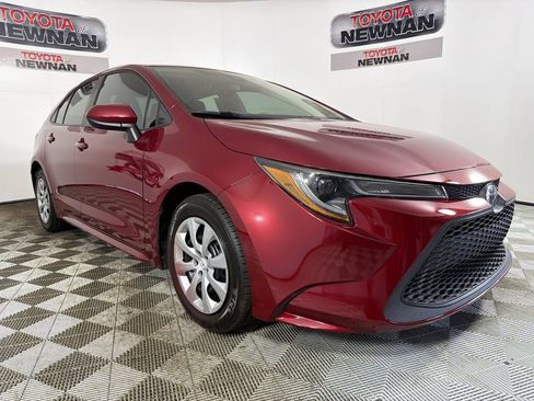 Used 2022 Toyota Corolla LE FWD image 1
