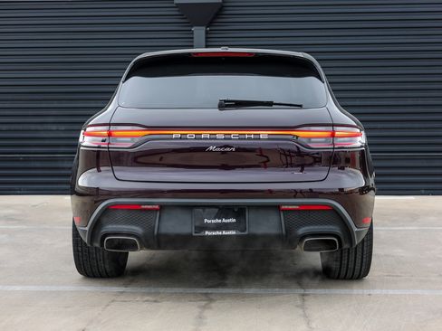 Certified 2025 Porsche Macan image 6