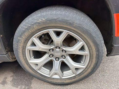 Used 2022 Jeep Wagoneer Series I w/ Premium Group I image 3