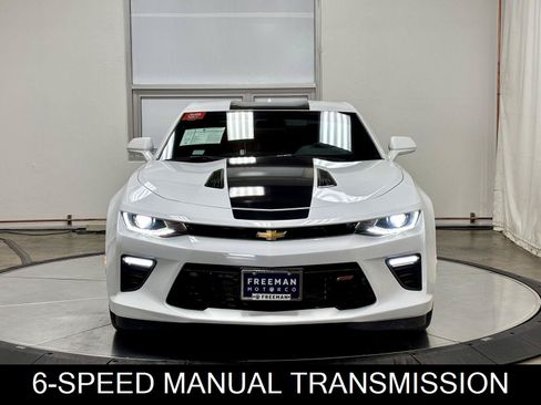 Used 2018 Chevrolet Camaro SS RWD image 3