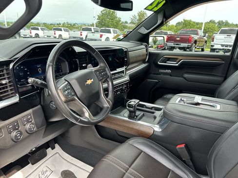 Used 2022 Chevrolet Silverado 1500 High Country AWD/4WD image 25