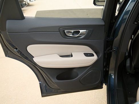 New 2026 Volvo XC60 B5 Plus w/ Protection Package Premier image 18