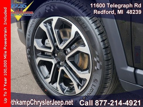 Certified 2024 Jeep Compass Limited image 31