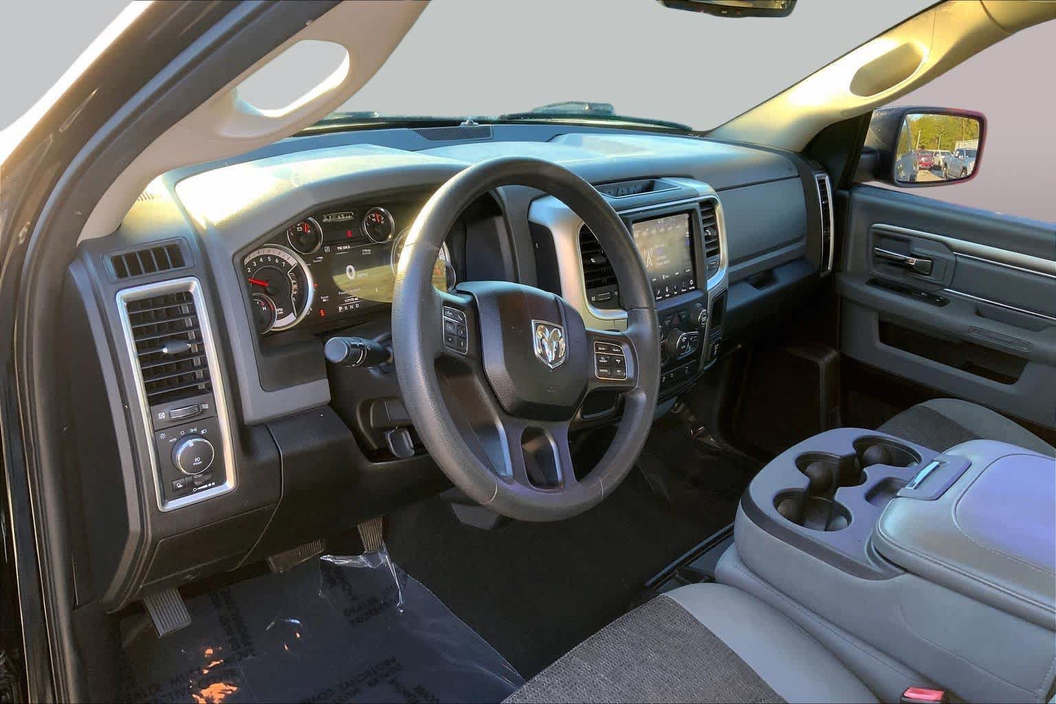 Used 2019 RAM 1500 Warlock w/ Electronics Group RWD image 15