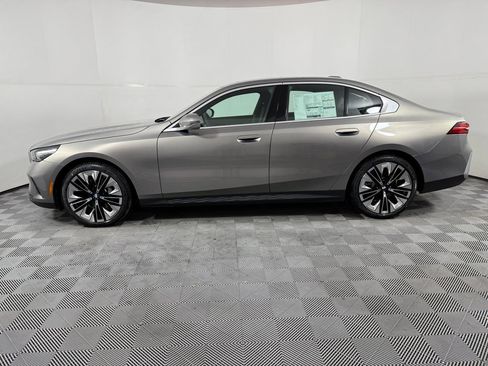 New 2025 BMW 530i xDrive image 7