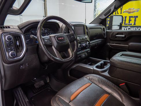 Used 2022 GMC Sierra 2500 AT4 image 25
