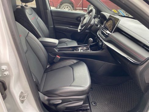 Used 2024 Jeep Compass Trailhawk image 25