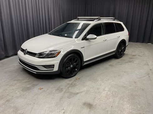 Used 2019 Volkswagen Golf Alltrack SEL image 2
