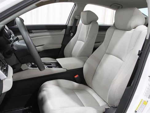 Used 2019 Honda Accord LX image 5