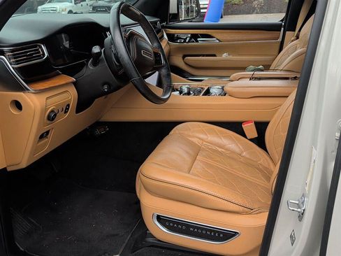 Used 2022 Jeep Grand Wagoneer Series III AWD/4WD image 7