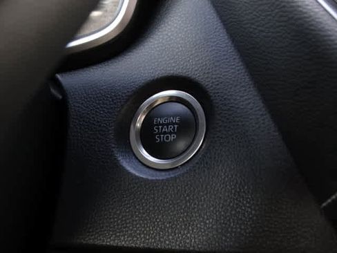 Used 2025 Toyota Corolla SE image 31
