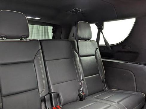 Used 2023 Chevrolet Suburban Premier image 21