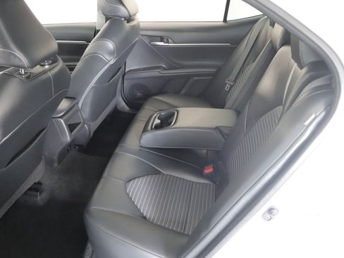 Used 2022 Toyota Camry SE FWD image 8