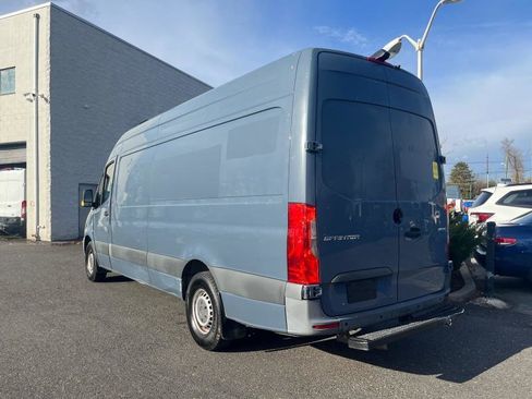 Used 2019 Mercedes-Benz Sprinter 170 image 4