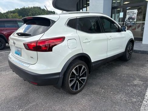 Used 2018 Nissan Rogue Sport SL FWD image 4