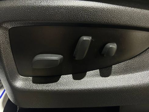 Used 2019 Chevrolet Tahoe Premier AWD/4WD image 25