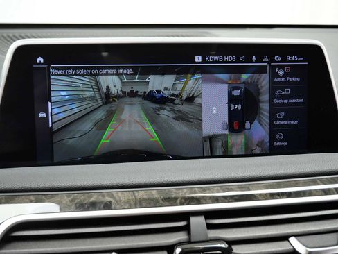 Used 2022 BMW 750i xDrive w/ M Sport Package image 30