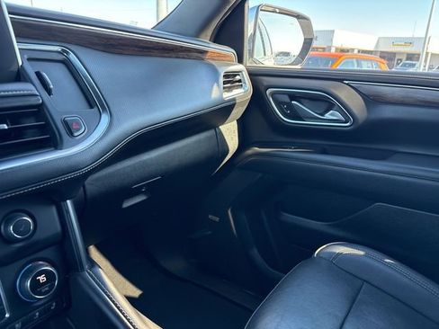 Used 2023 Chevrolet Suburban Premier image 20