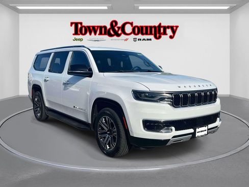 Certified 2024 Jeep Wagoneer L Series II w/ Flexible Seating Group AWD/4WD image 1