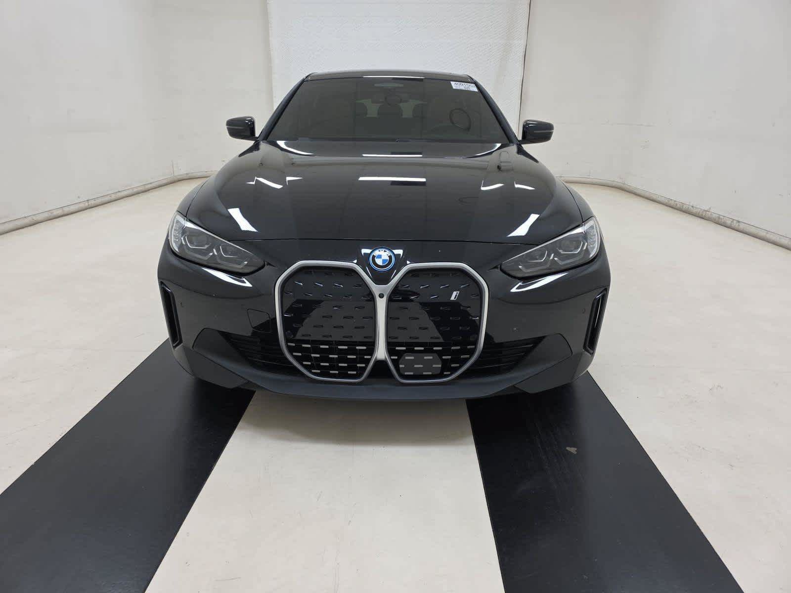 Used 2023 BMW i4 eDrive40 RWD image 2
