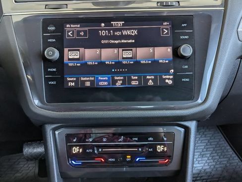 Used 2022 Volkswagen Tiguan SE AWD/4WD image 18