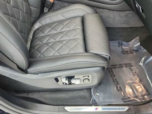 Used 2026 BMW X7 xDrive40i w/ M Sport Package image 23