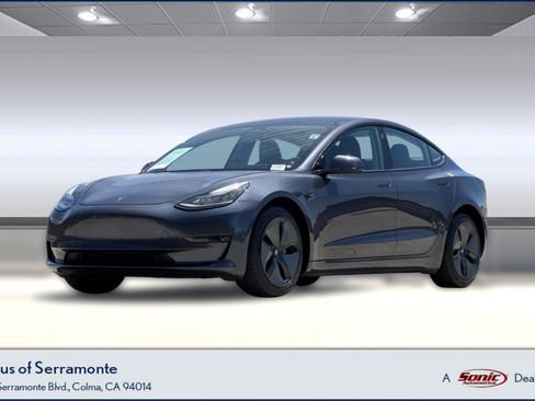 Used 2018 Tesla Model 3 Long Range RWD image 1