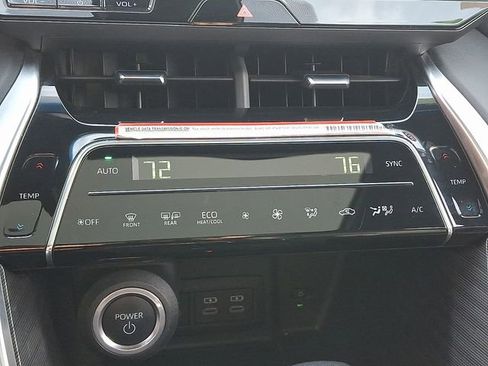 Used 2023 Toyota Venza Nightshade image 19